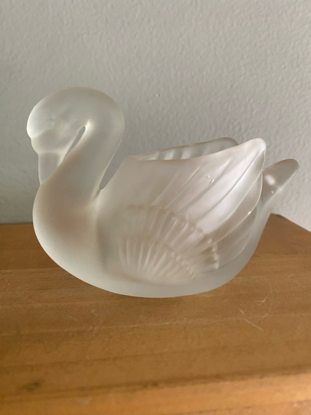 Vintage frosted glass swan trinket dish